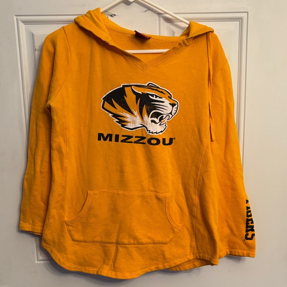 Women’s size medium Mizzou hoodie